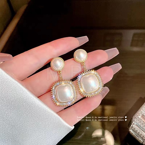 Alloy Rhinestone Stud Earrings FS-WGE0AD6-11-1