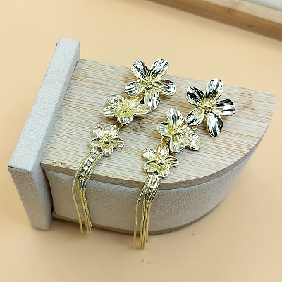 Fashionable Brass Flower Stud Earrings for Women WF1855-1-1
