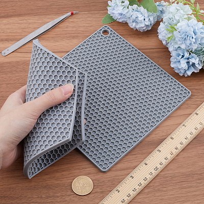 Gorgecraft 2Pcs 2 Style Honeycomb Pattern Silicone Hot Pads AJEW-GF0008-32-1