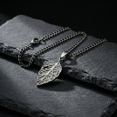 Vintage 304 Stainless Steel Embossed Leaf Pendant Necklaces for Men WGF3091-01-1