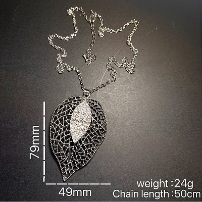 Vintage Alloy Crystal Rhinestone Hollow Leaf Pendant Necklaces for Women ET3744-1