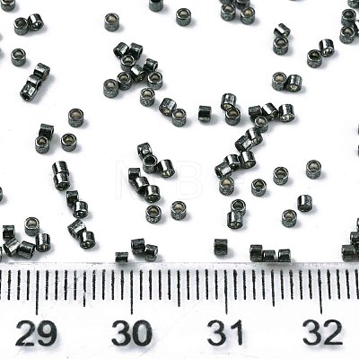 11/0 Grade A Glass Seed Beads SEED-S030-1213-1